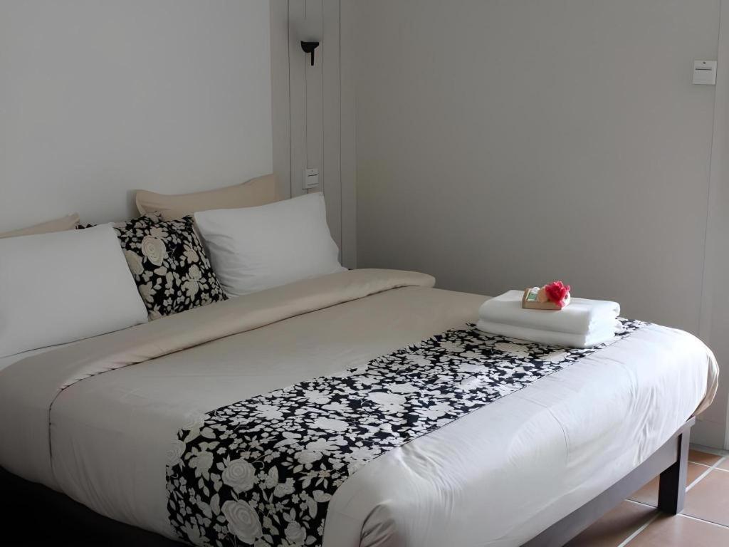 Baan Pimpisa Bangsaray Boutique Residence Bang Sare Bagian luar foto