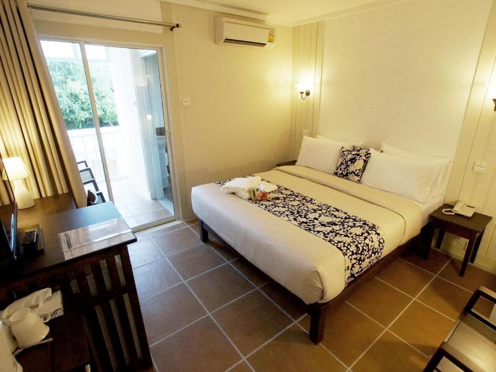 Baan Pimpisa Bangsaray Boutique Residence Bang Sare Bagian luar foto