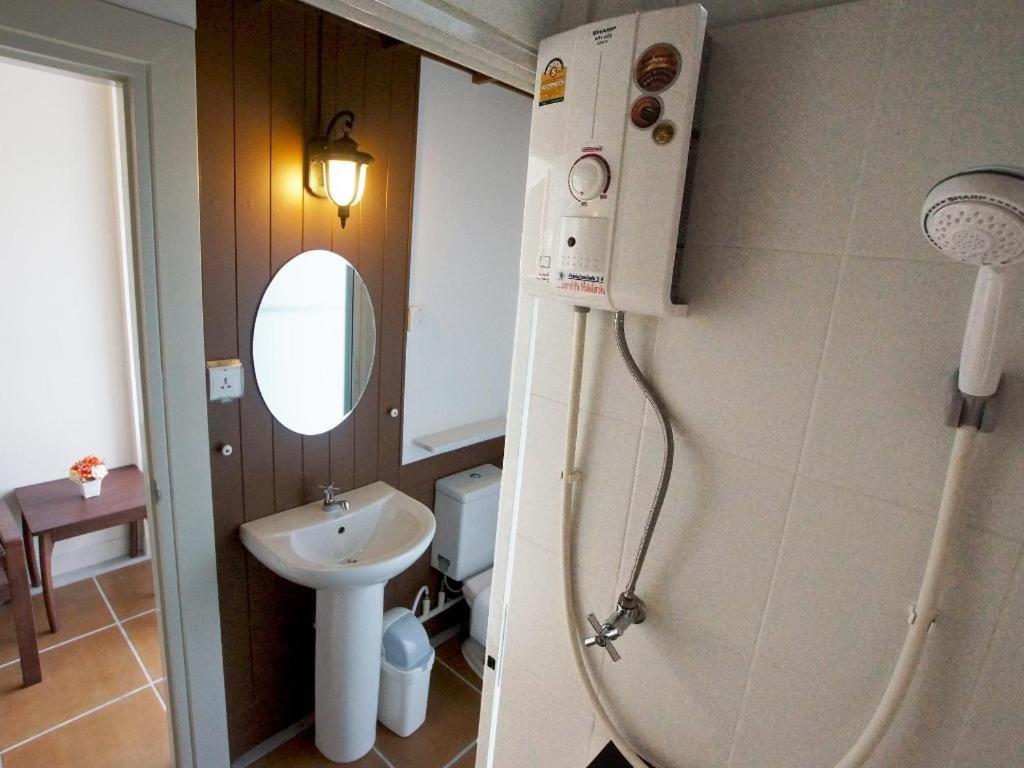 Baan Pimpisa Bangsaray Boutique Residence Bang Sare Bagian luar foto